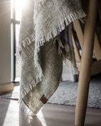 Pläd 130x180 beige m vit frans