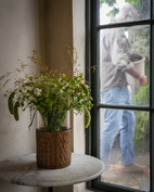 Vas d18 h30 cm i mörk korg